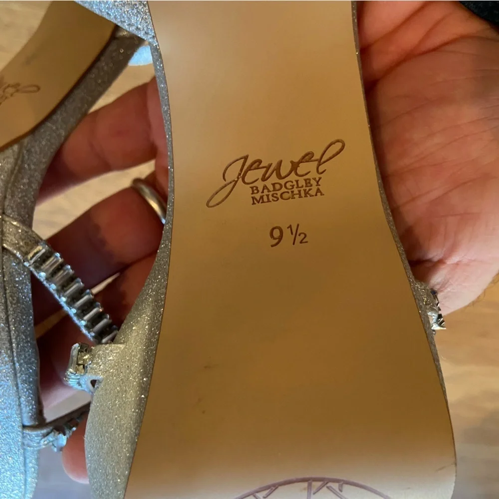 Jewel Badgley Mischka euc super